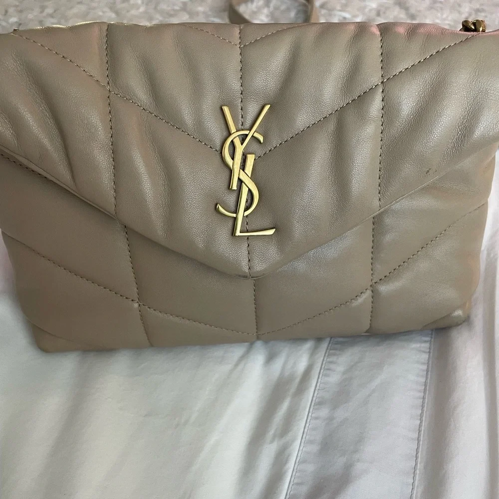 • Saint Laurent "LouLou" crossbody bag 
with 22.4" drop.
6.1"H x 9"W x3.3 d - Picture 4 of 7